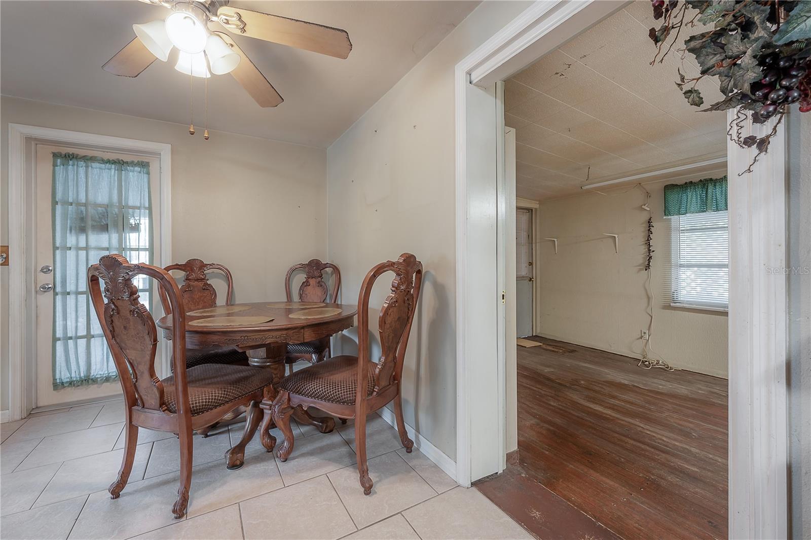 1102 E LAMBRIGHT ST, TAMPA, FL, 33604