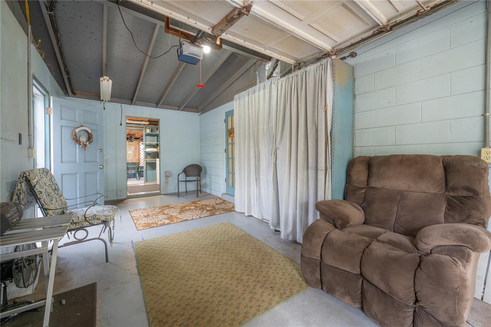 1102 E LAMBRIGHT ST, TAMPA, FL, 33604