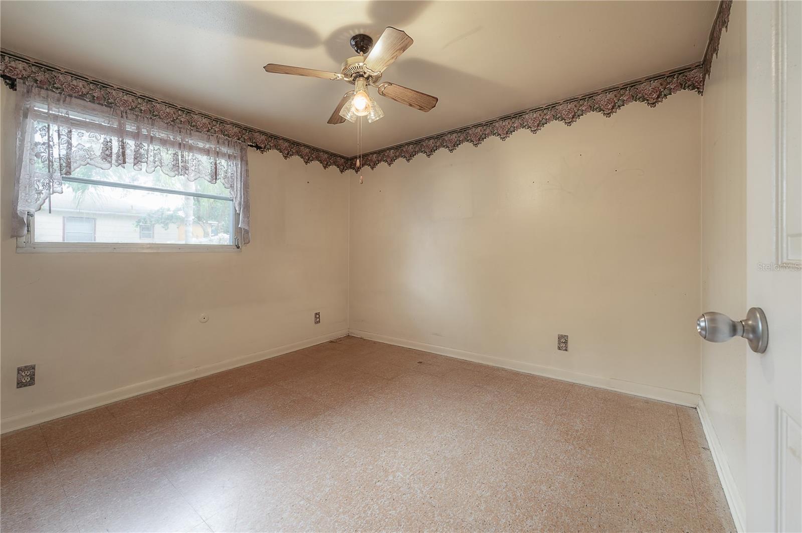 1102 E LAMBRIGHT ST, TAMPA, FL, 33604