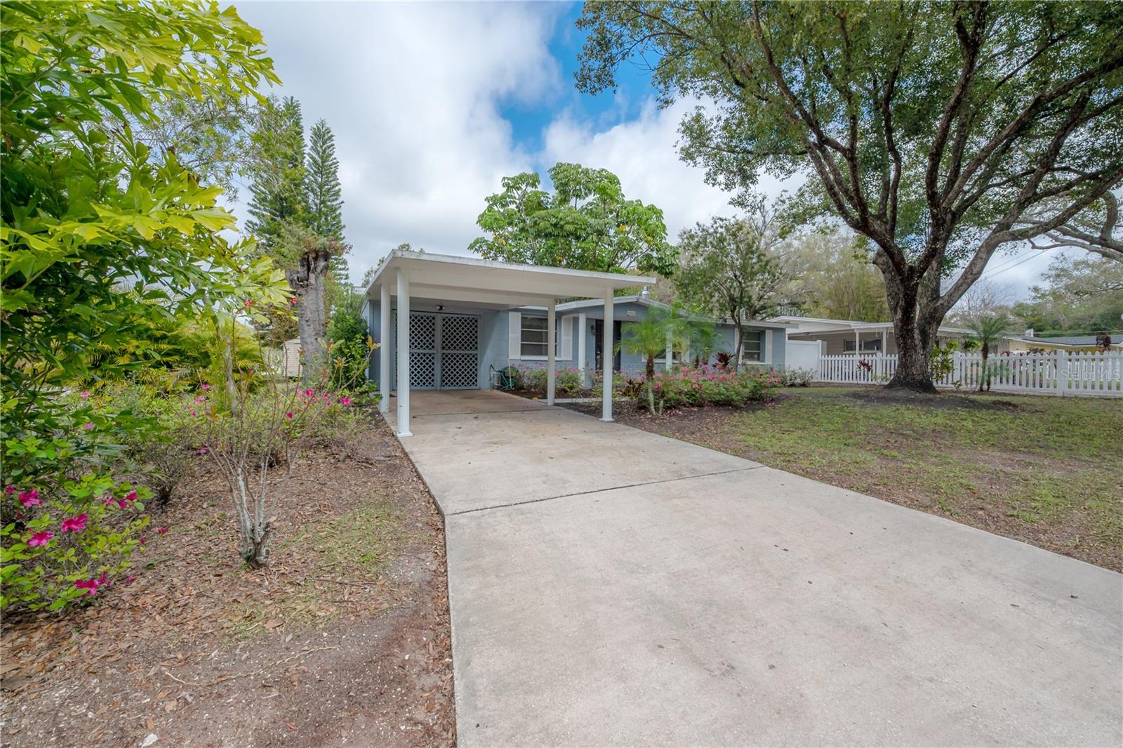 1102 E LAMBRIGHT ST, TAMPA, FL, 33604