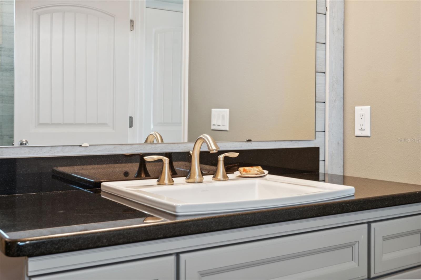 TB8348338 Property Photo