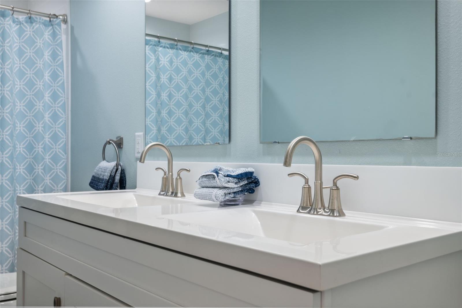 TB8348338 Property Photo