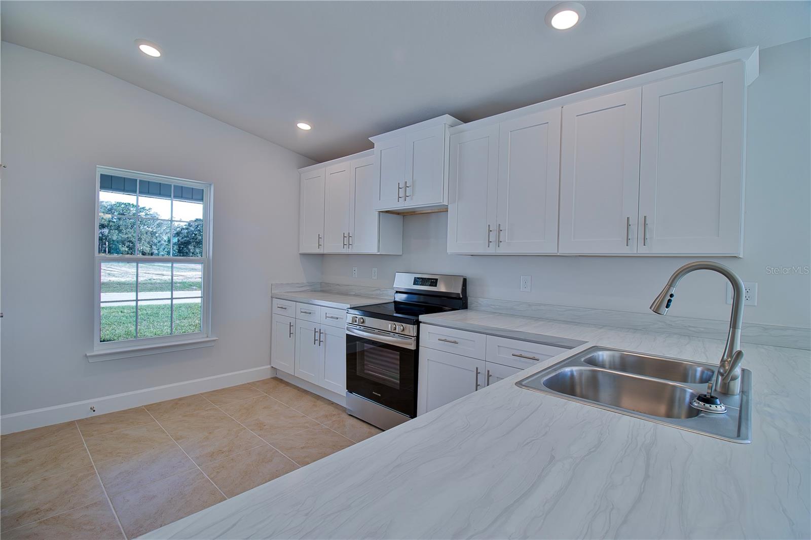3298 E IRIS LN, BELL, FL, 32619