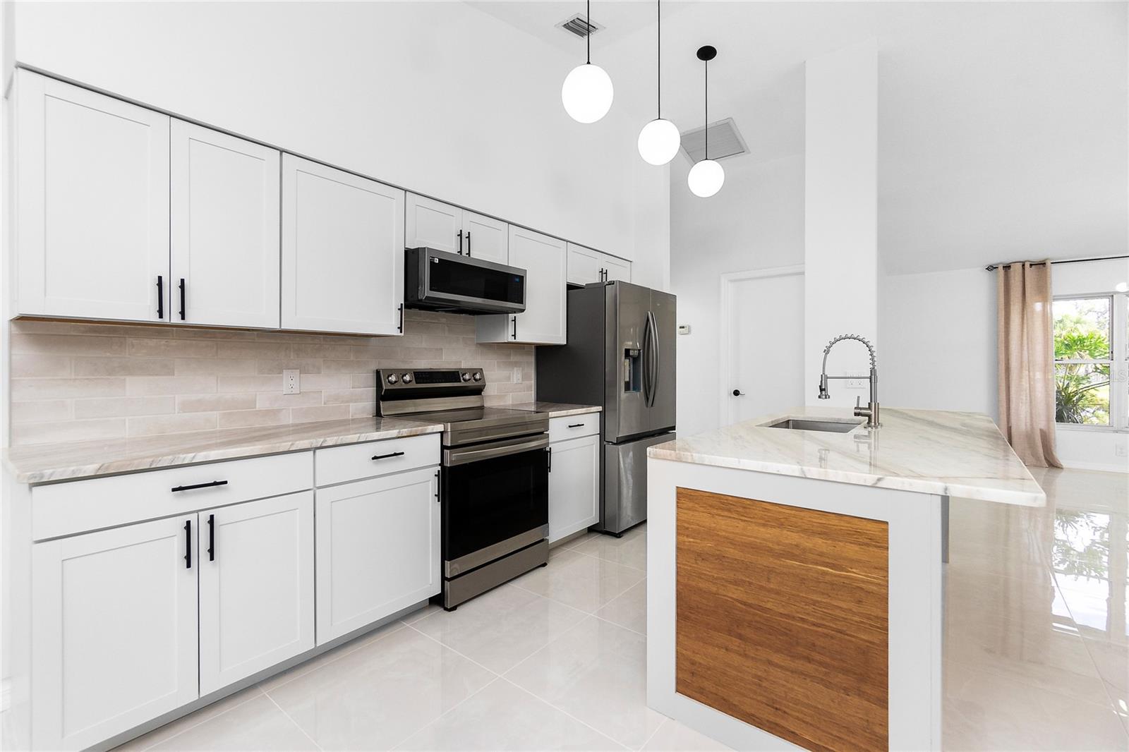 626 LOMOND DR, PORT CHARLOTTE, FL, 33953