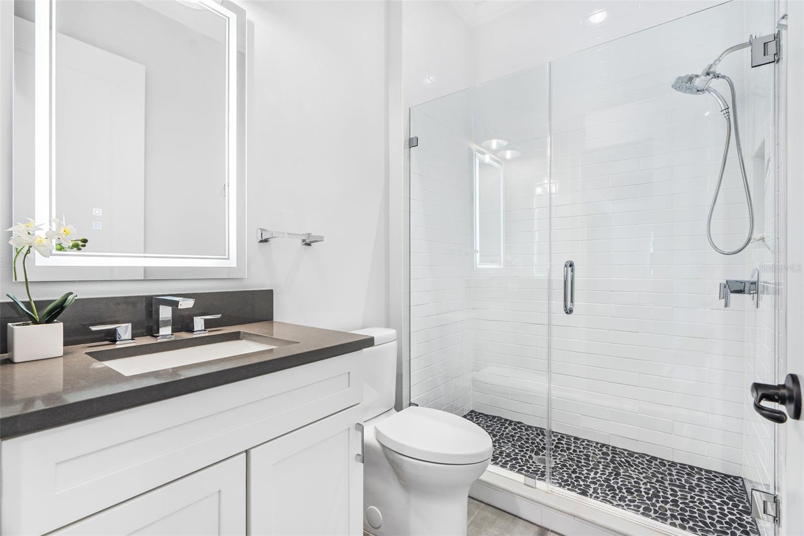 TB8348460 Property Photo