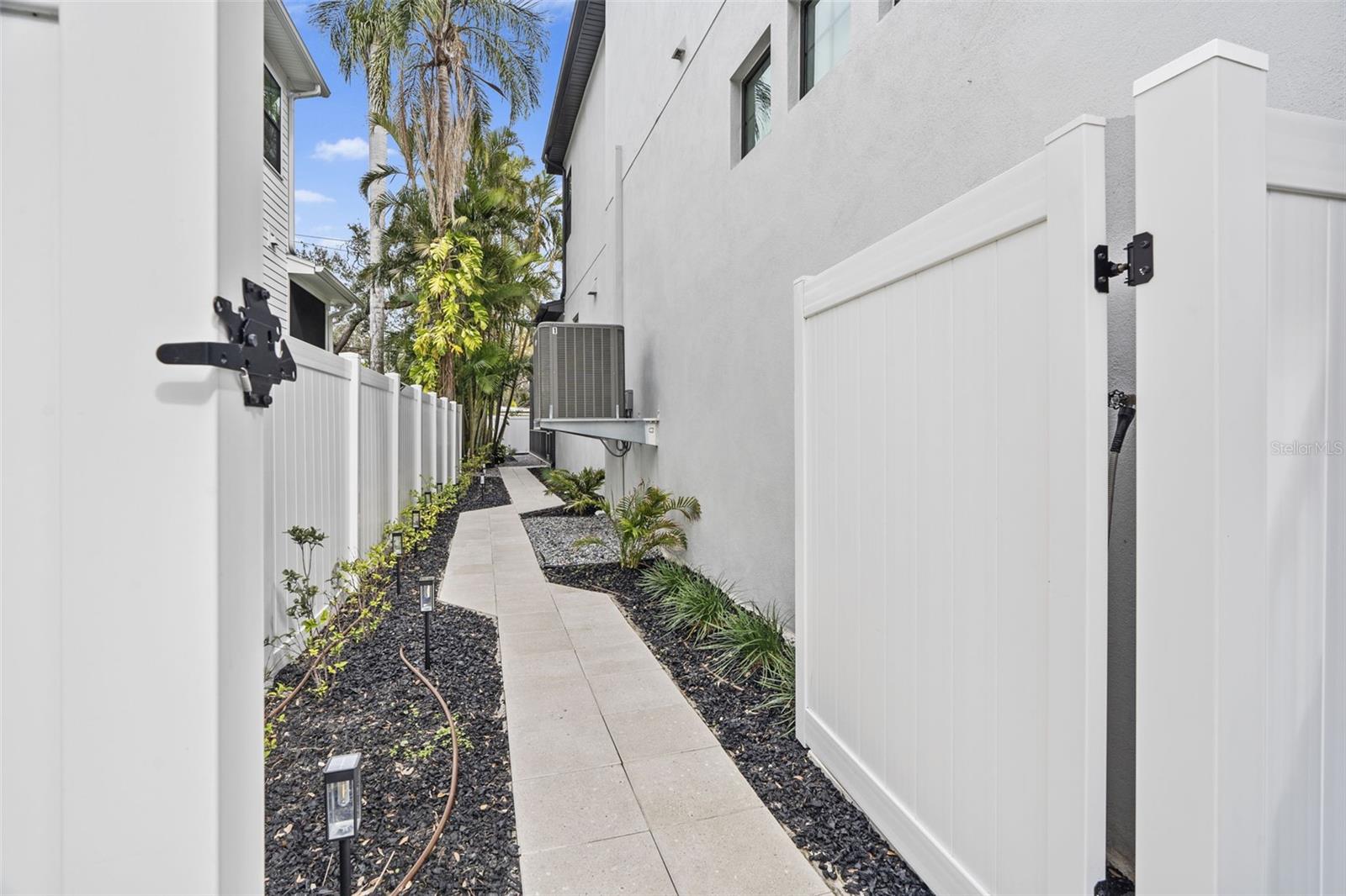 TB8348460 Property Photo