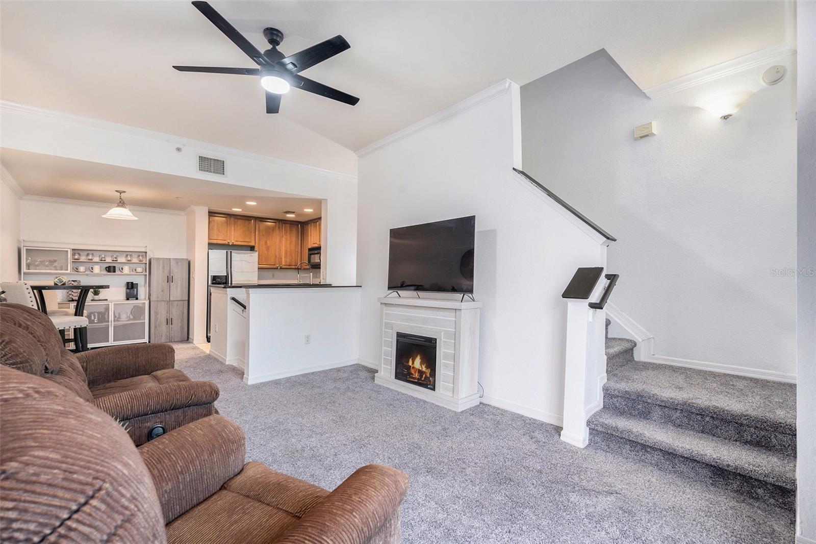 9813 MEADOW FIELD CIR, TAMPA, FL, 33626
