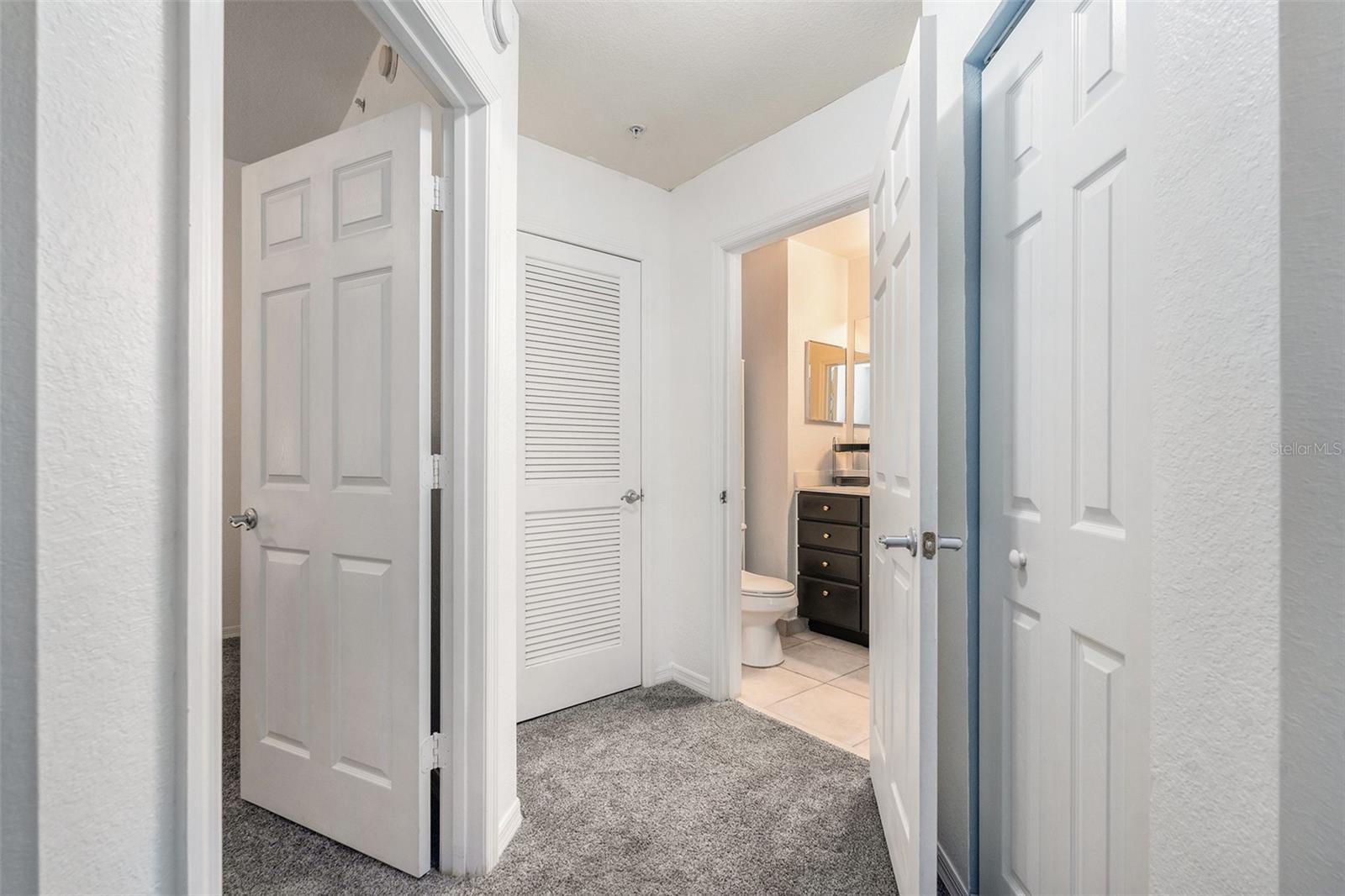 9813 MEADOW FIELD CIR, TAMPA, FL, 33626