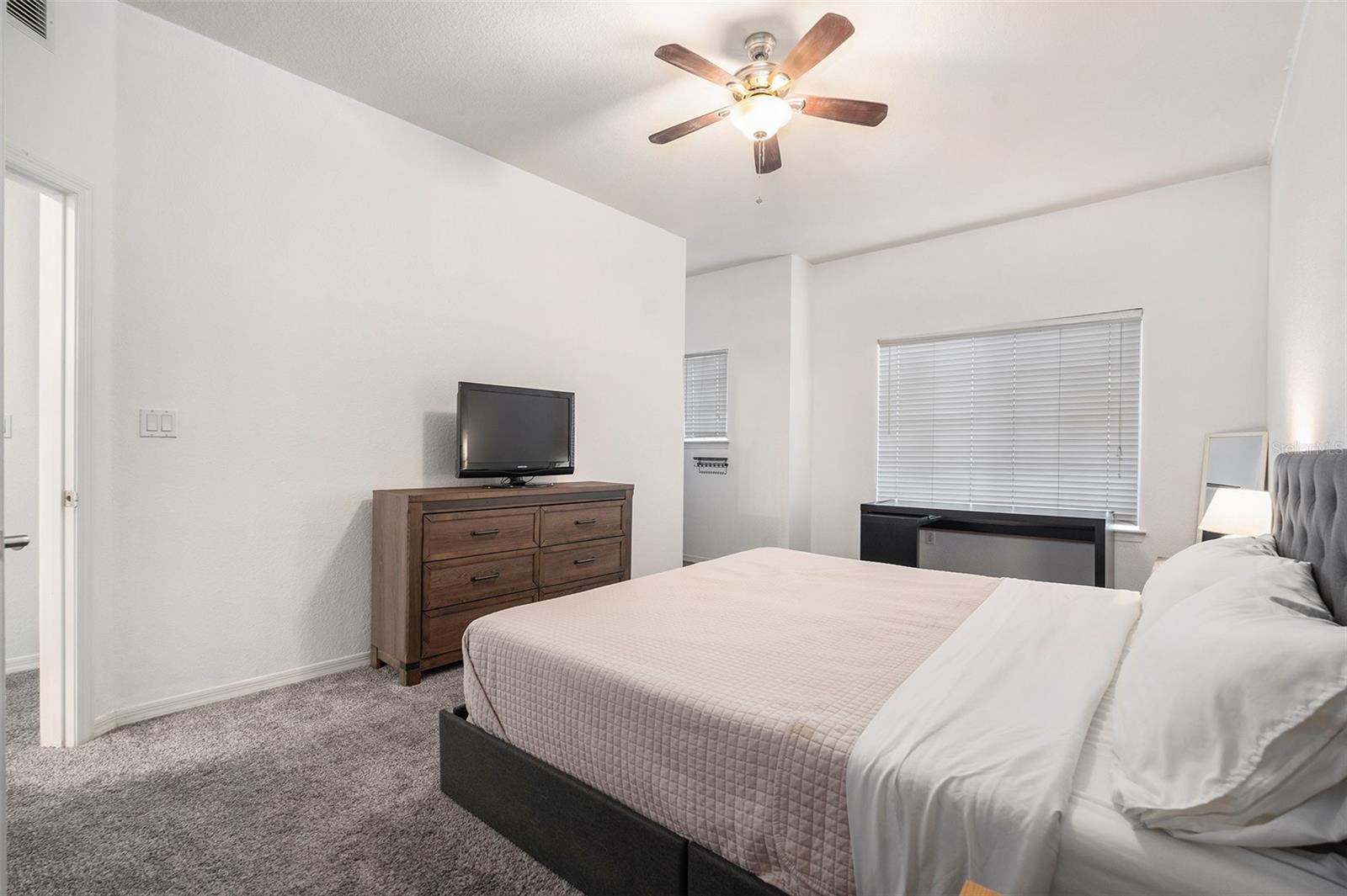 9813 MEADOW FIELD CIR, TAMPA, FL, 33626