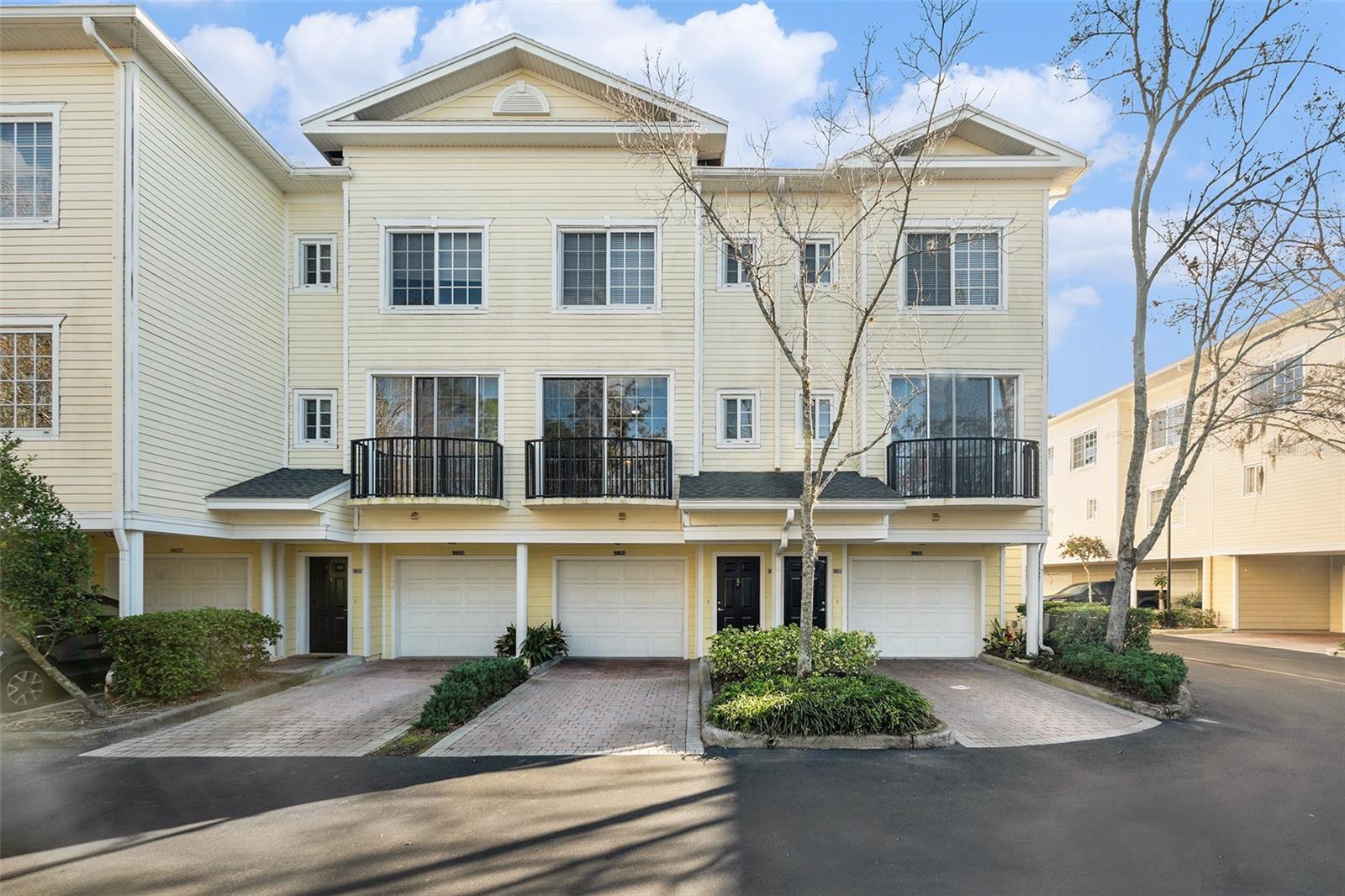 9813 MEADOW FIELD CIR, TAMPA, FL, 33626