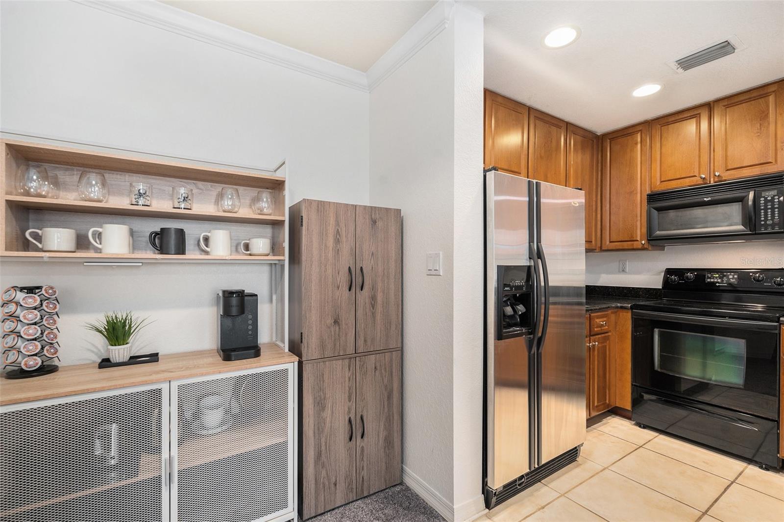 9813 MEADOW FIELD CIR, TAMPA, FL, 33626