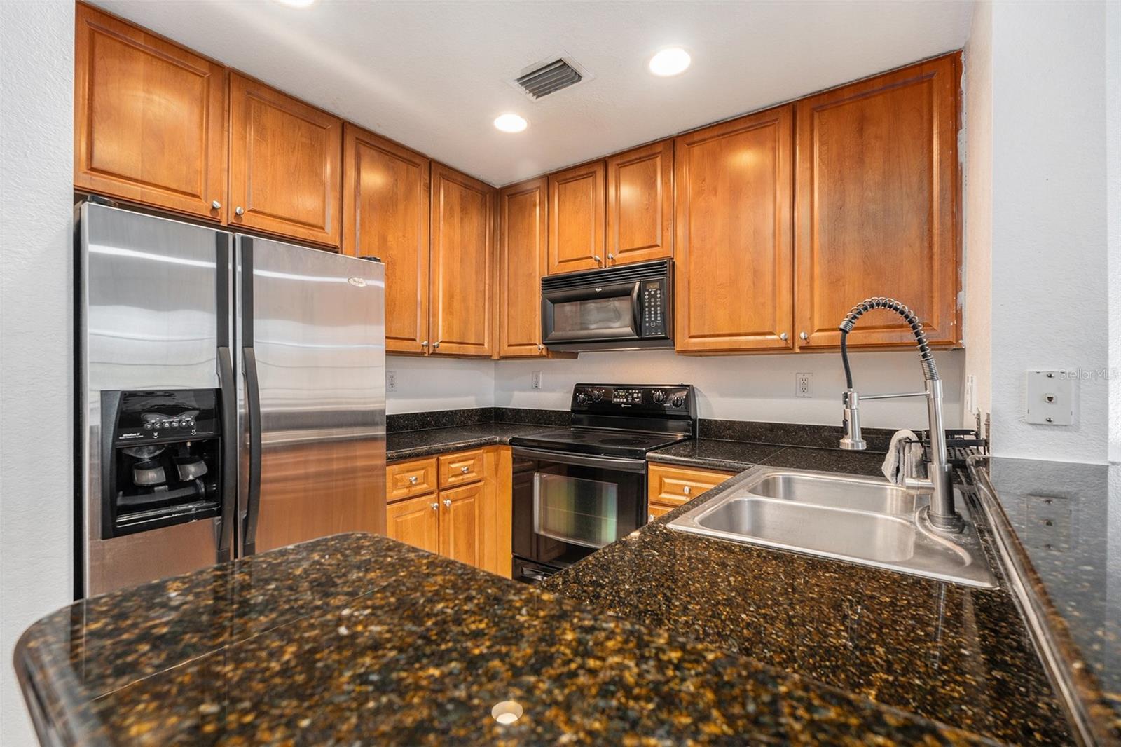 9813 MEADOW FIELD CIR, TAMPA, FL, 33626