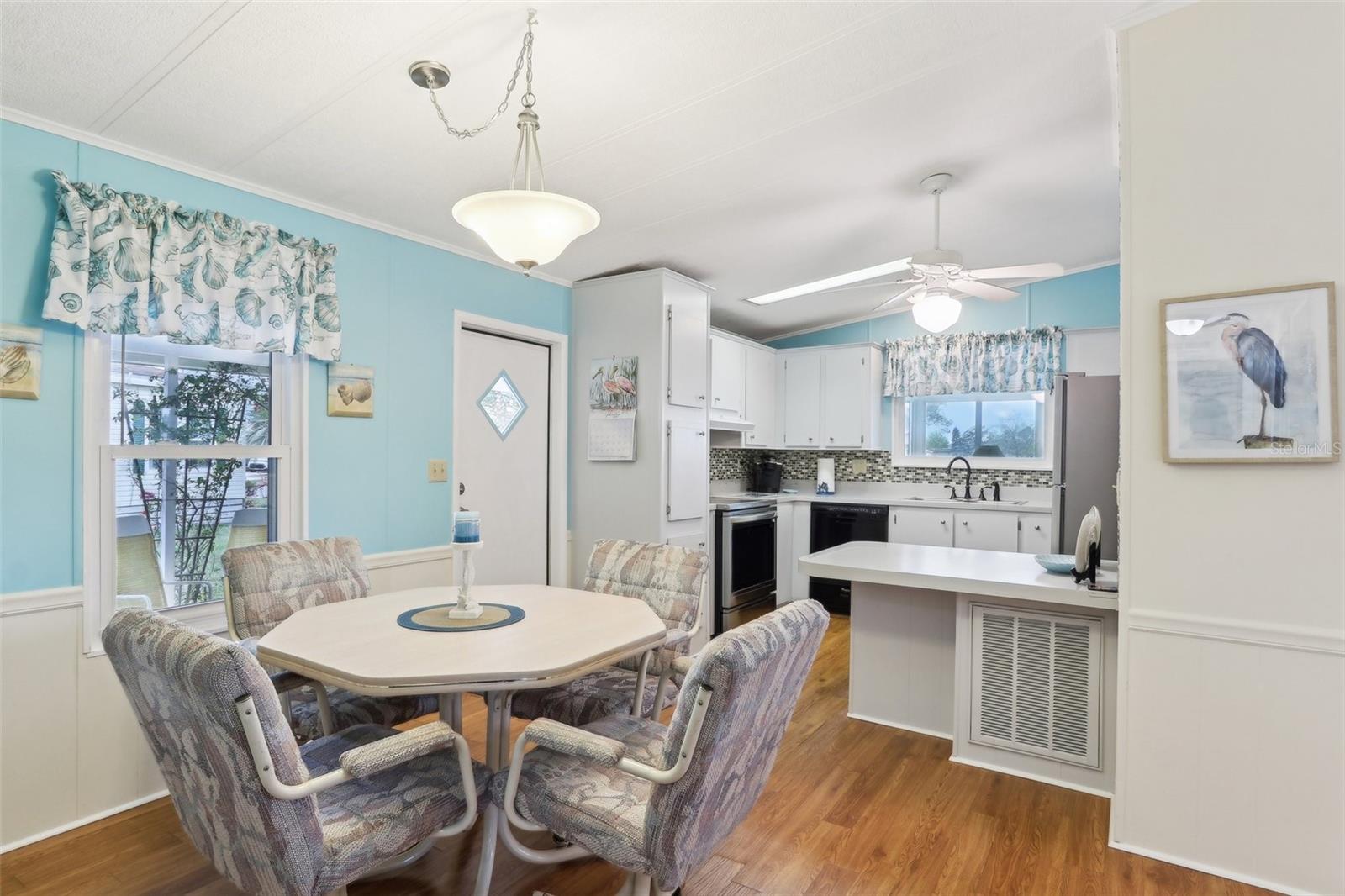 1430 MOHAWK CIR, TAVARES, FL, 32778