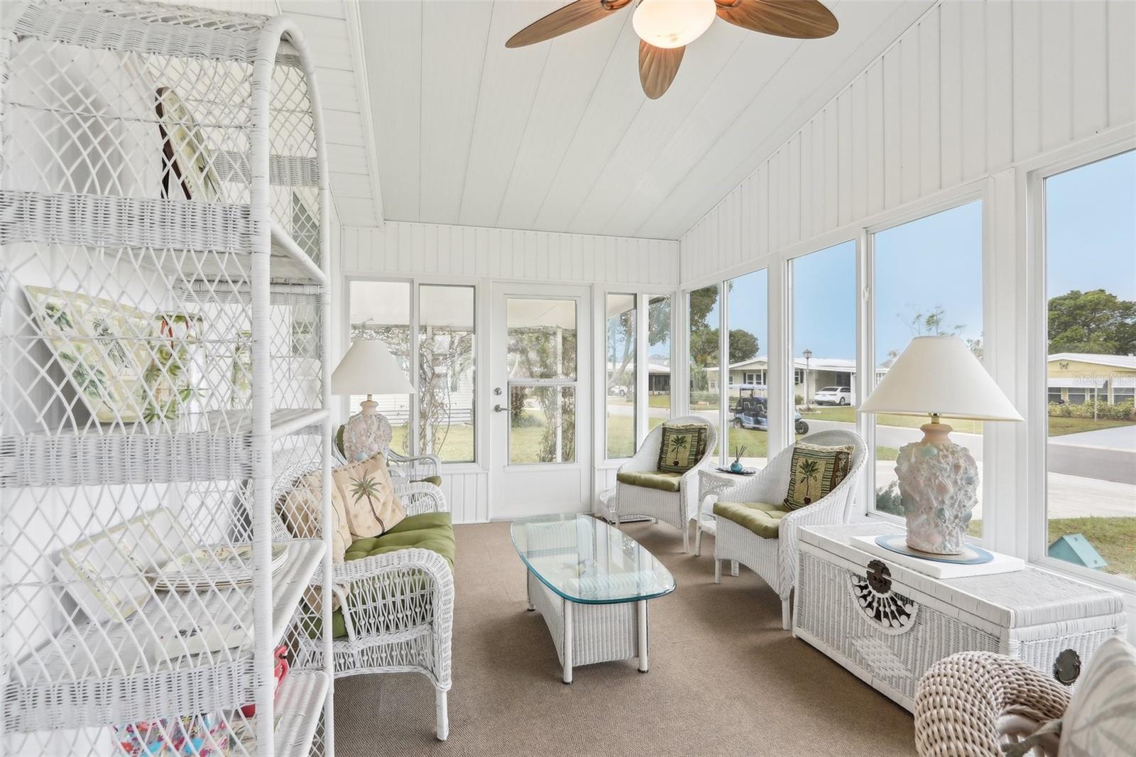 1430 MOHAWK CIR, TAVARES, FL, 32778