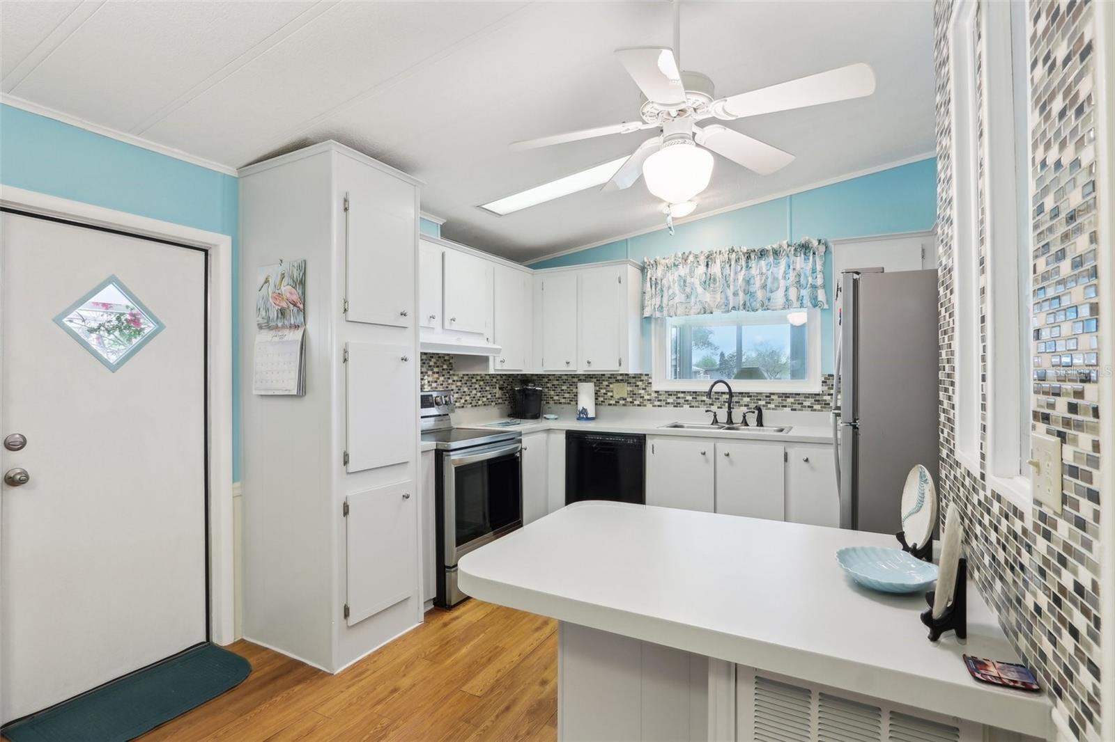 1430 MOHAWK CIR, TAVARES, FL, 32778