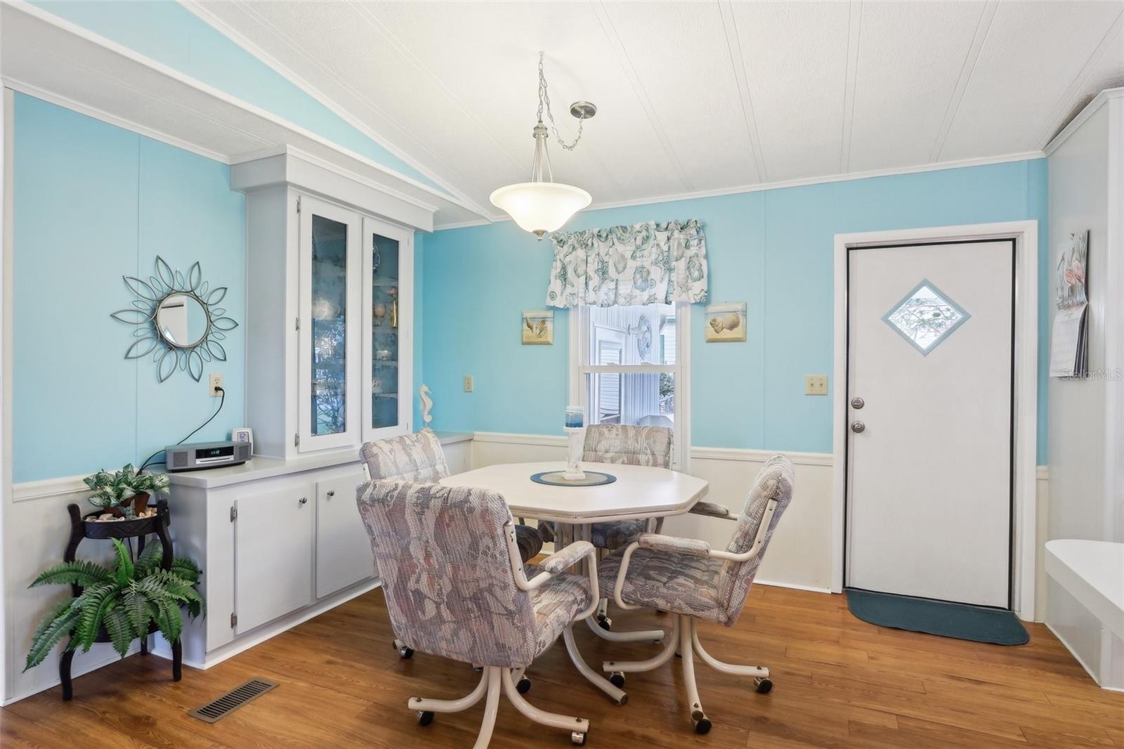 1430 MOHAWK CIR, TAVARES, FL, 32778