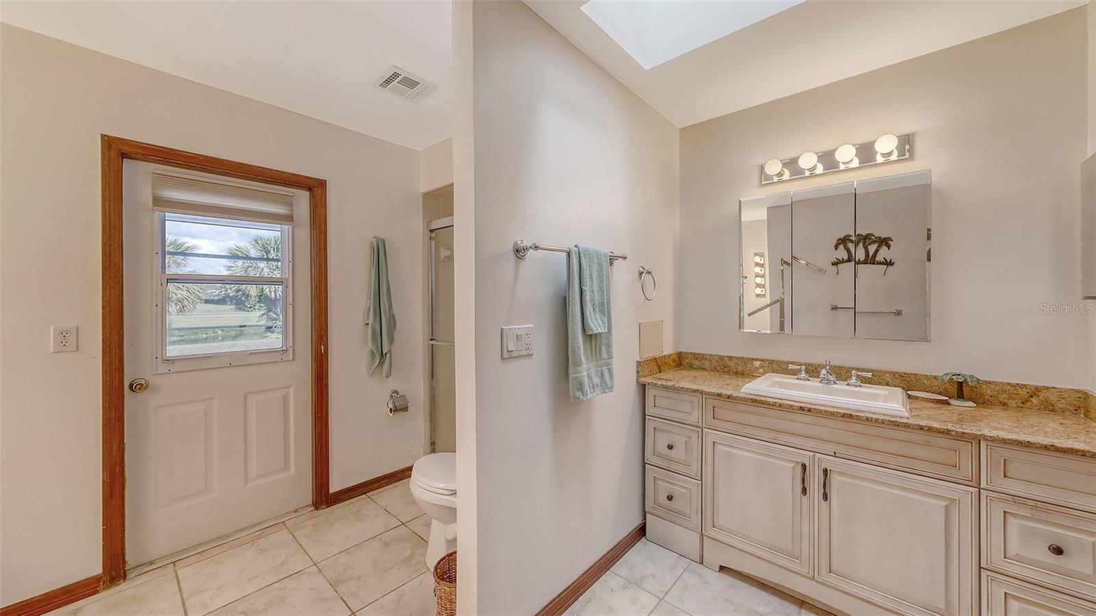 A4639914 Property Photo