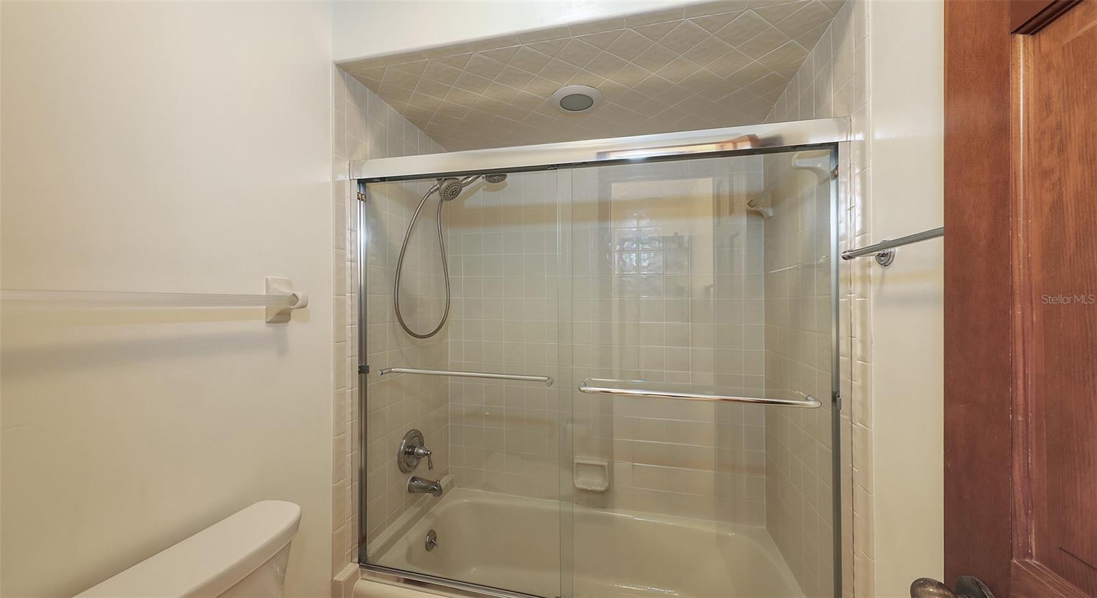 A4639914 Property Photo