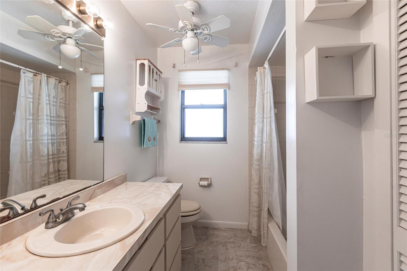 8677 WHISPERING PINES DR, ST JAMES CITY, FL, 33956