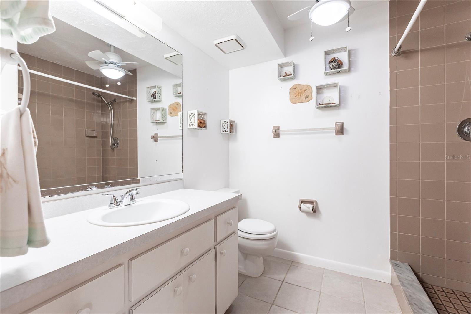 8677 WHISPERING PINES DR, ST JAMES CITY, FL, 33956