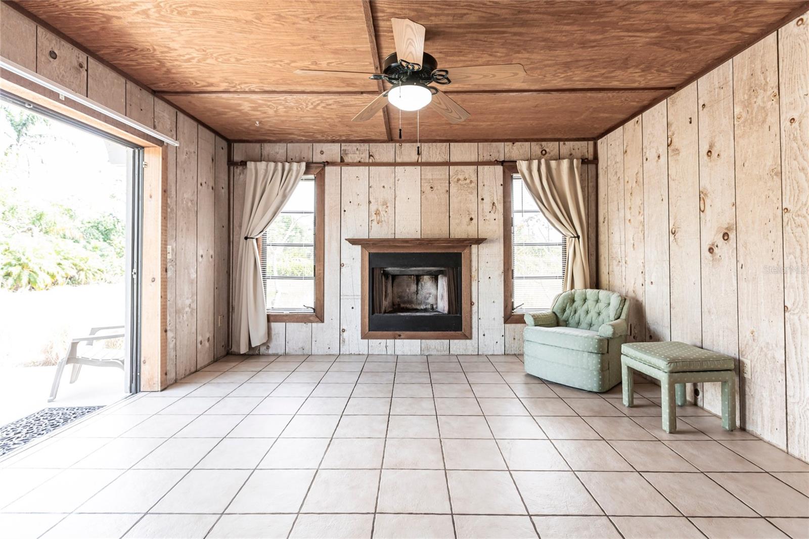 8677 WHISPERING PINES DR, ST JAMES CITY, FL, 33956