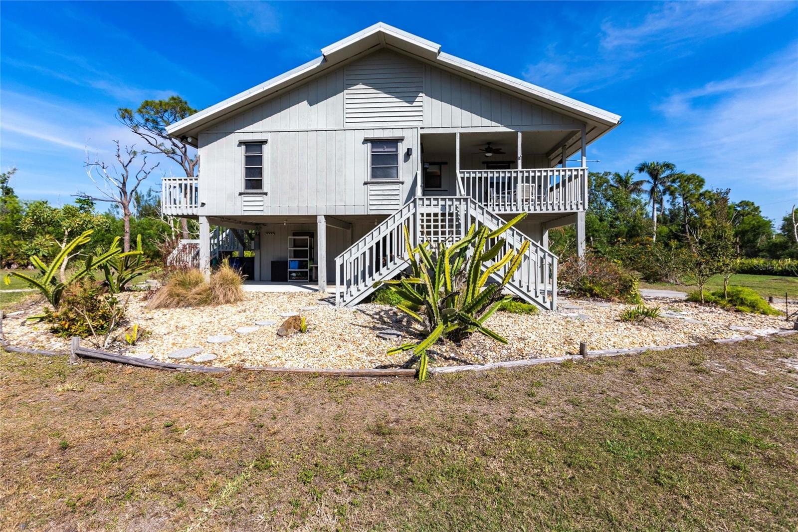 8677 WHISPERING PINES DR, ST JAMES CITY, FL, 33956