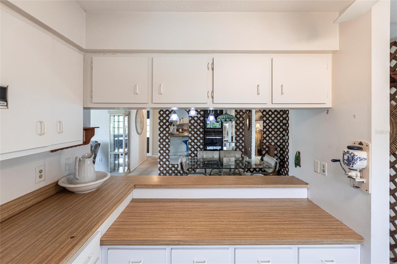 8677 WHISPERING PINES DR, ST JAMES CITY, FL, 33956