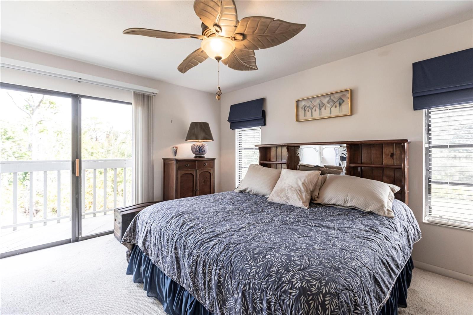 8677 WHISPERING PINES DR, ST JAMES CITY, FL, 33956