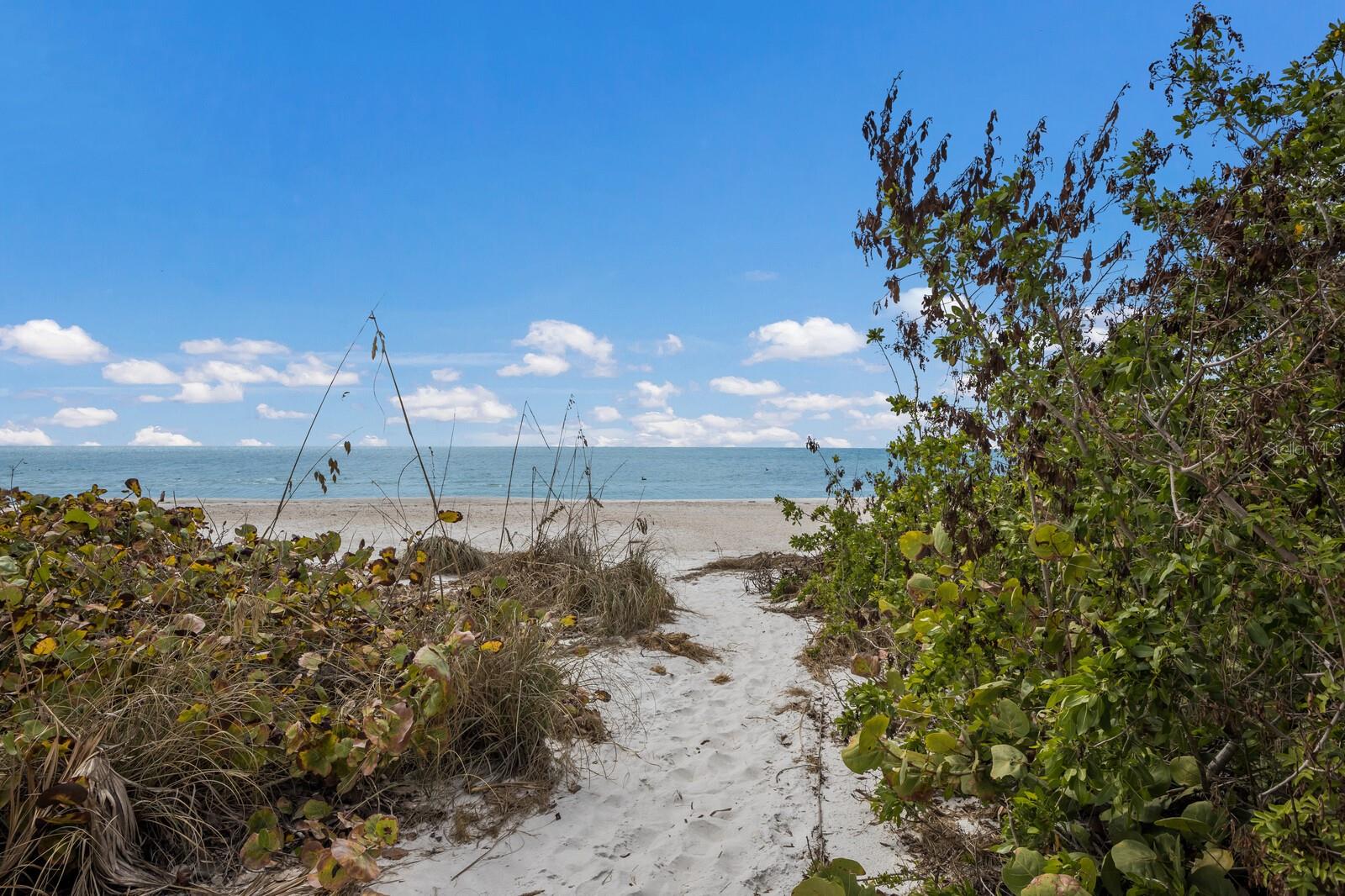 501 RECLINATA DR, LONGBOAT KEY, FL, 34228