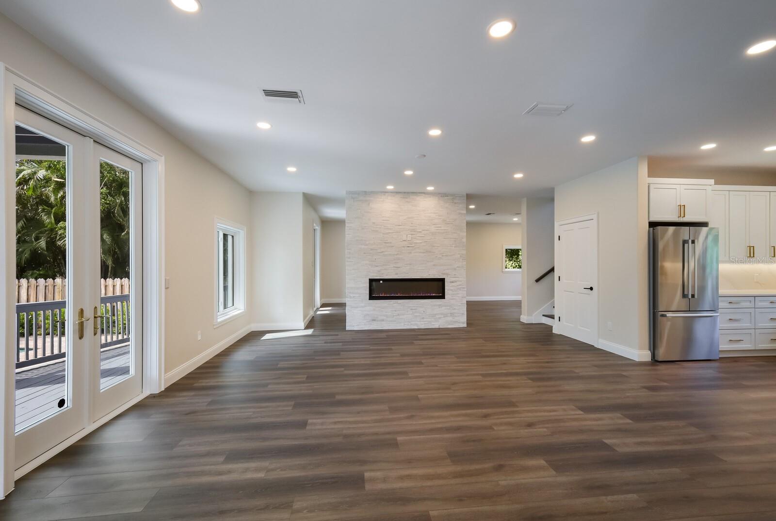 501 RECLINATA DR, LONGBOAT KEY, FL, 34228