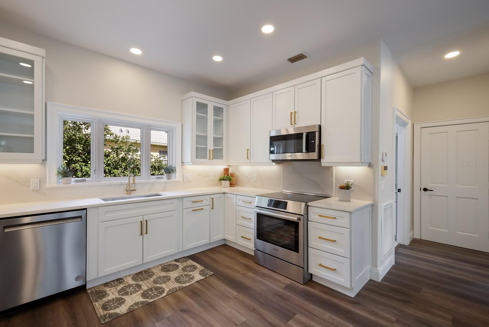 501 RECLINATA DR, LONGBOAT KEY, FL, 34228