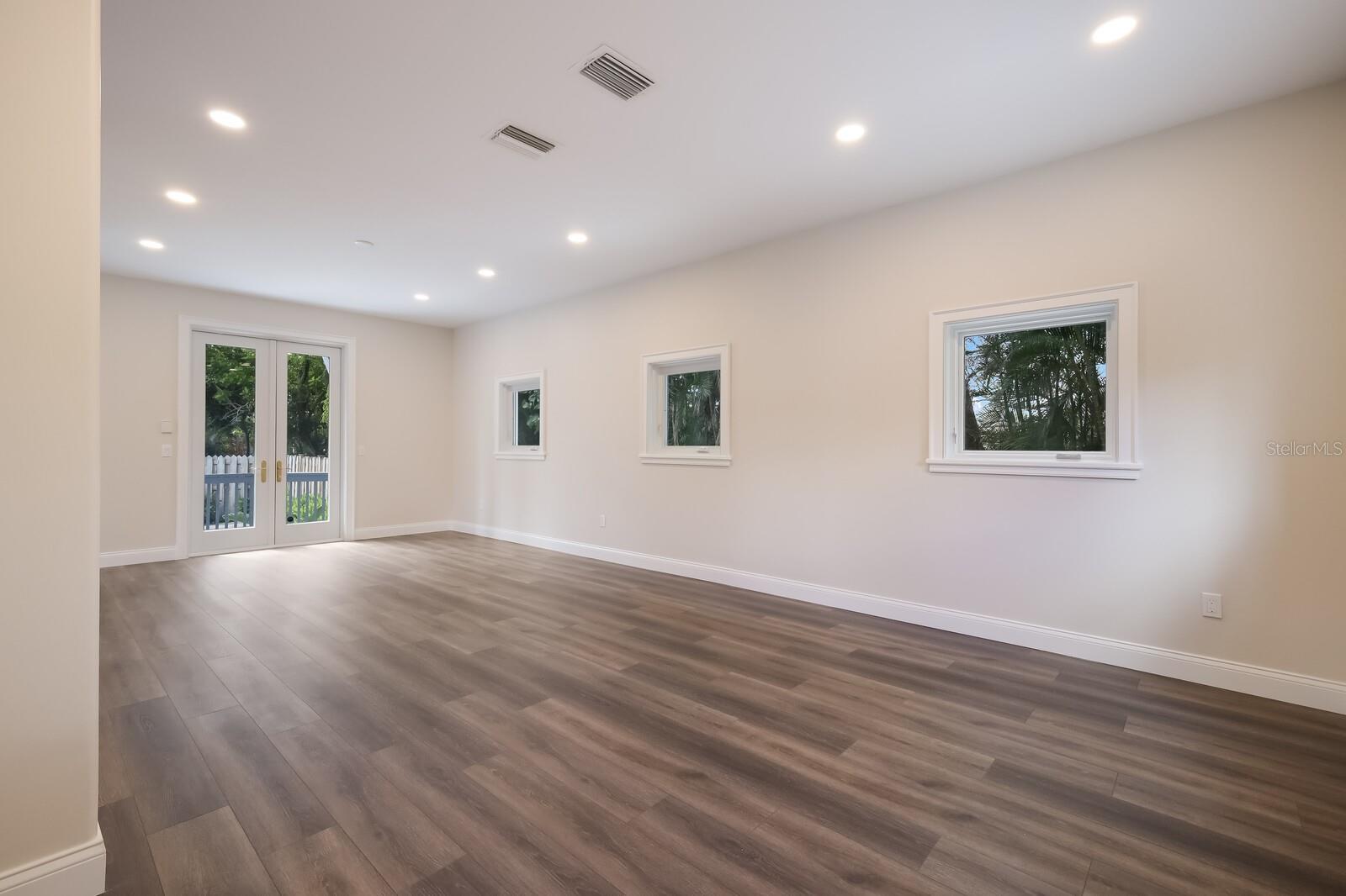 501 RECLINATA DR, LONGBOAT KEY, FL, 34228