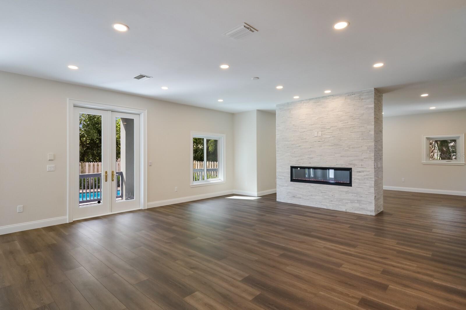 501 RECLINATA DR, LONGBOAT KEY, FL, 34228