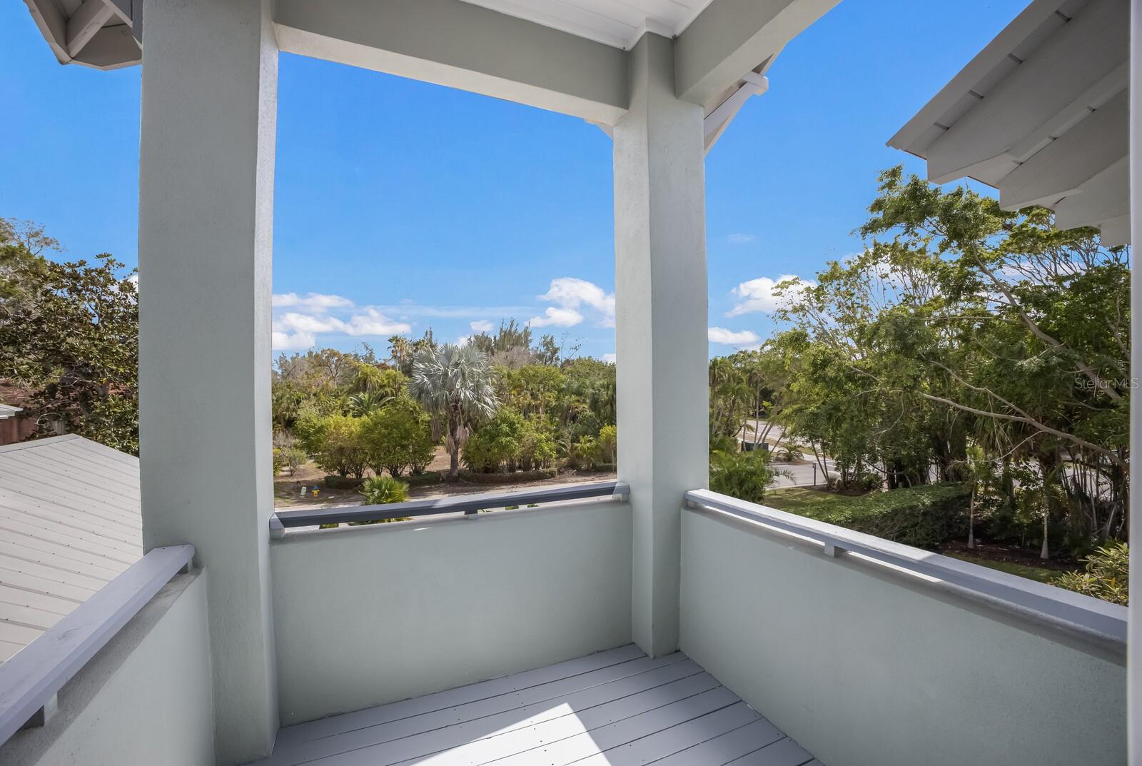 501 RECLINATA DR, LONGBOAT KEY, FL, 34228