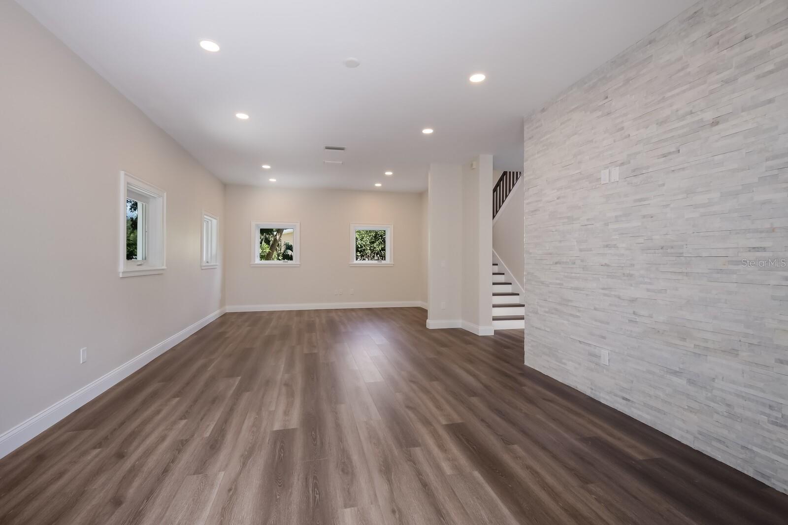 501 RECLINATA DR, LONGBOAT KEY, FL, 34228