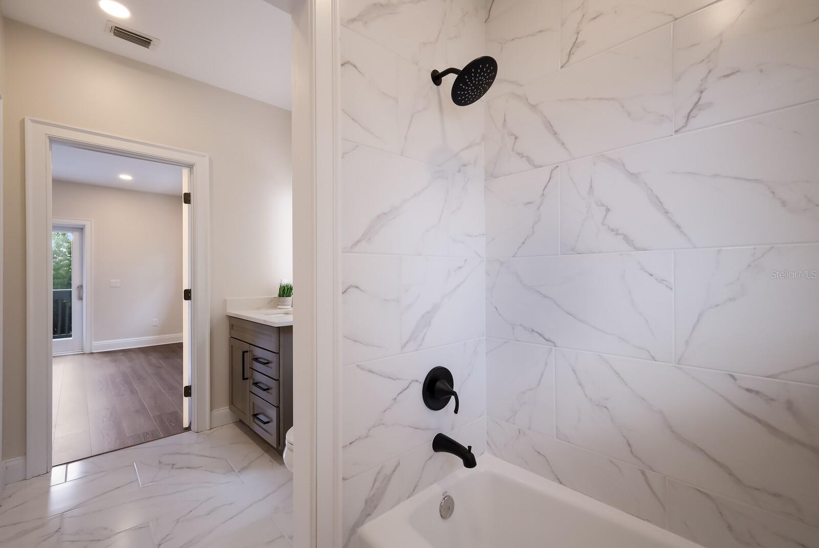 501 RECLINATA DR, LONGBOAT KEY, FL, 34228