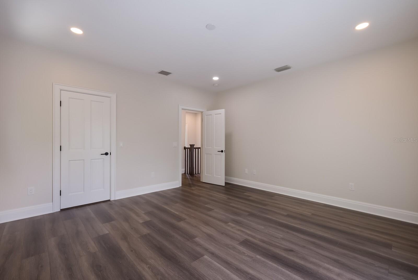 501 RECLINATA DR, LONGBOAT KEY, FL, 34228