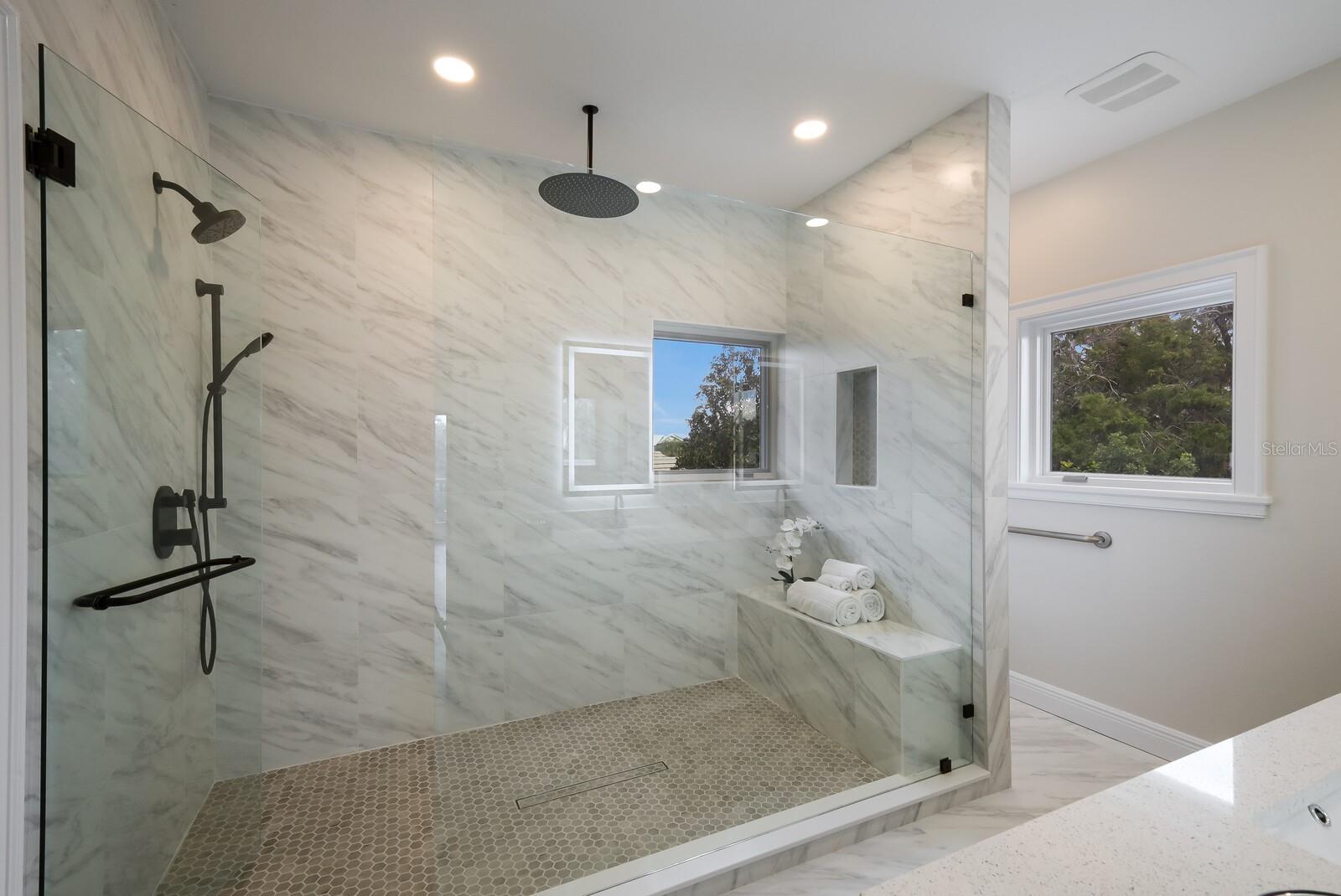 501 RECLINATA DR, LONGBOAT KEY, FL, 34228