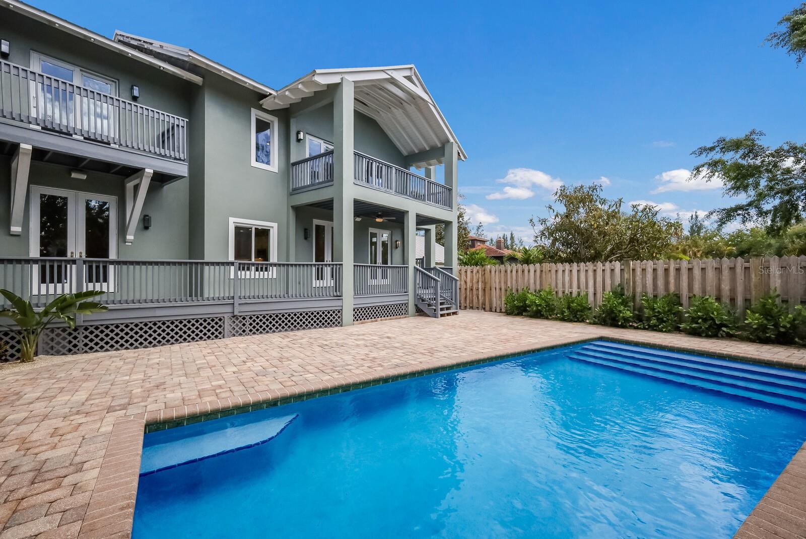 501 RECLINATA DR, LONGBOAT KEY, FL, 34228