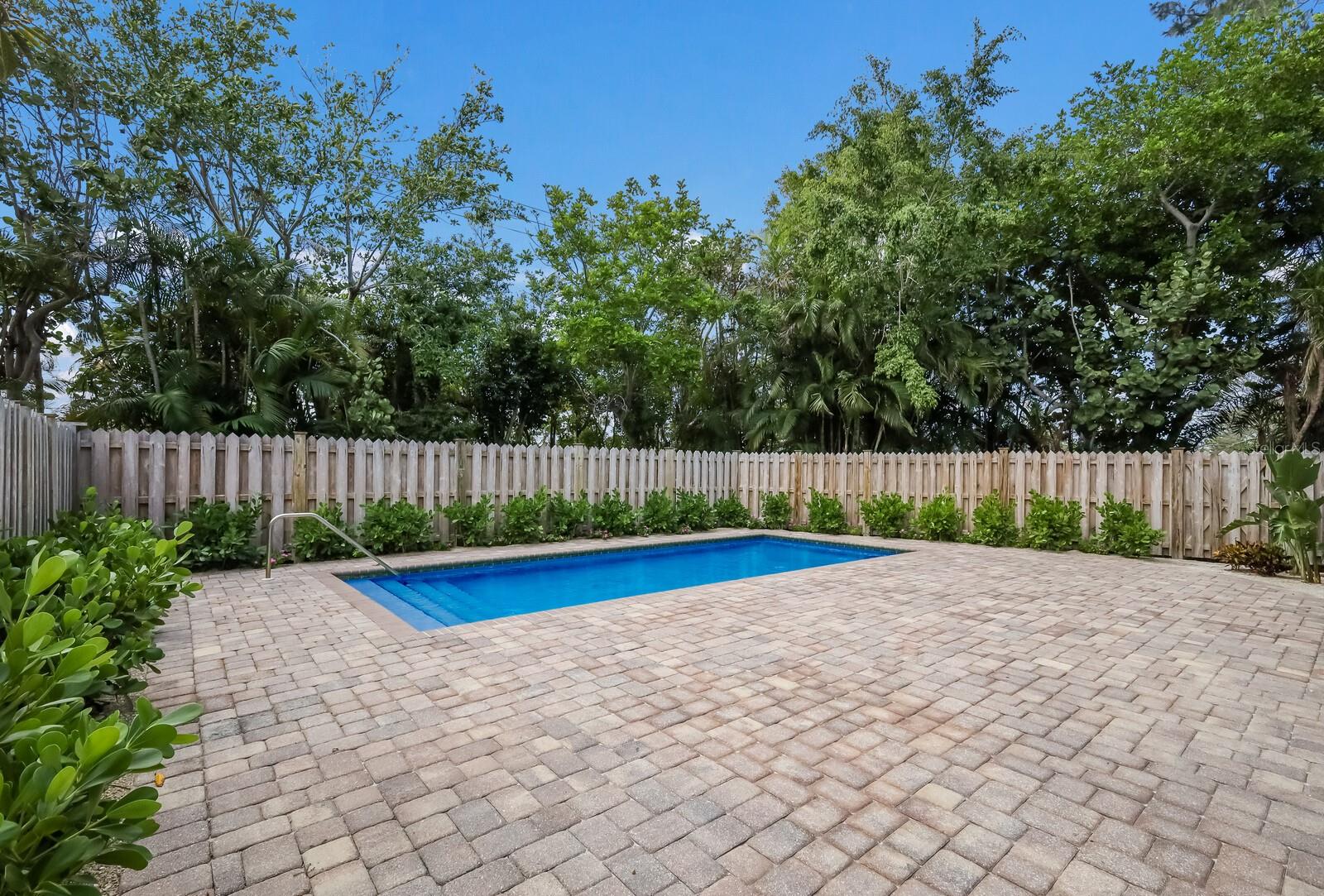 501 RECLINATA DR, LONGBOAT KEY, FL, 34228