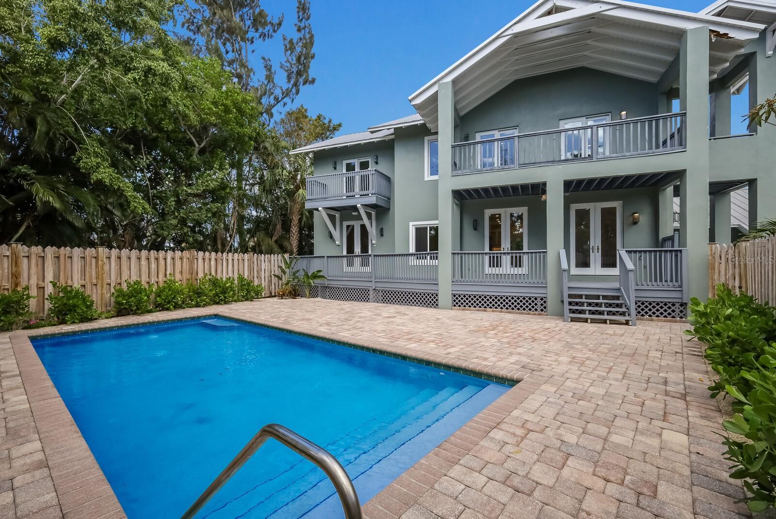 501 RECLINATA DR, LONGBOAT KEY, FL, 34228