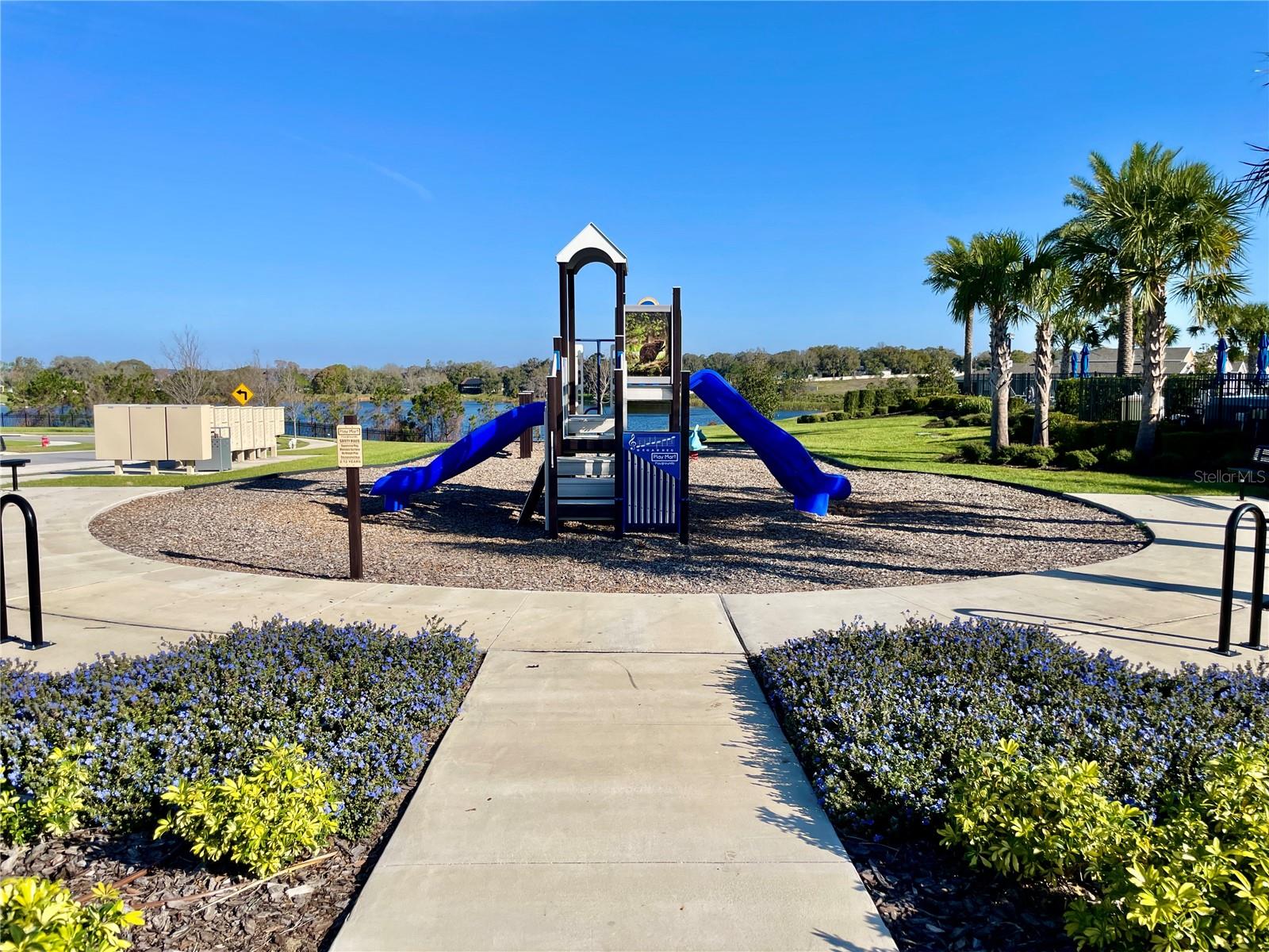 2621 ROWAN ST, TAVARES, FL, 32778