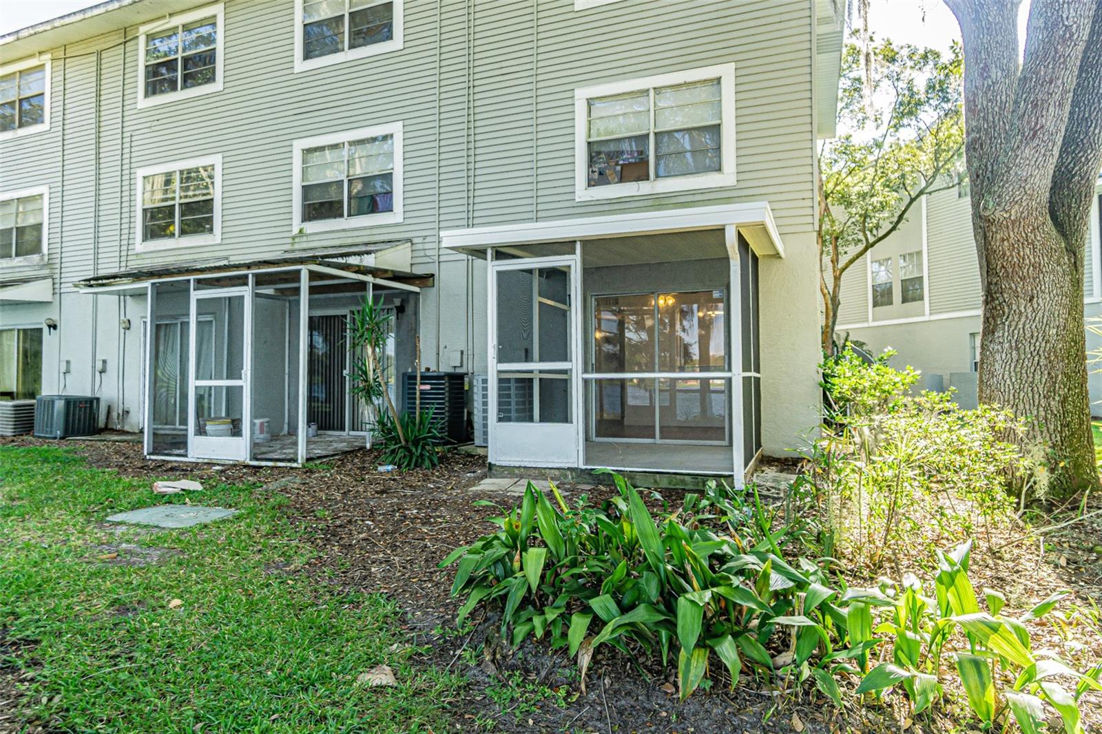 7150 E BANK DR #101, TAMPA, FL, 33617