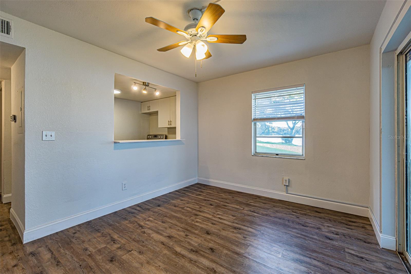 7150 E BANK DR #101, TAMPA, FL, 33617