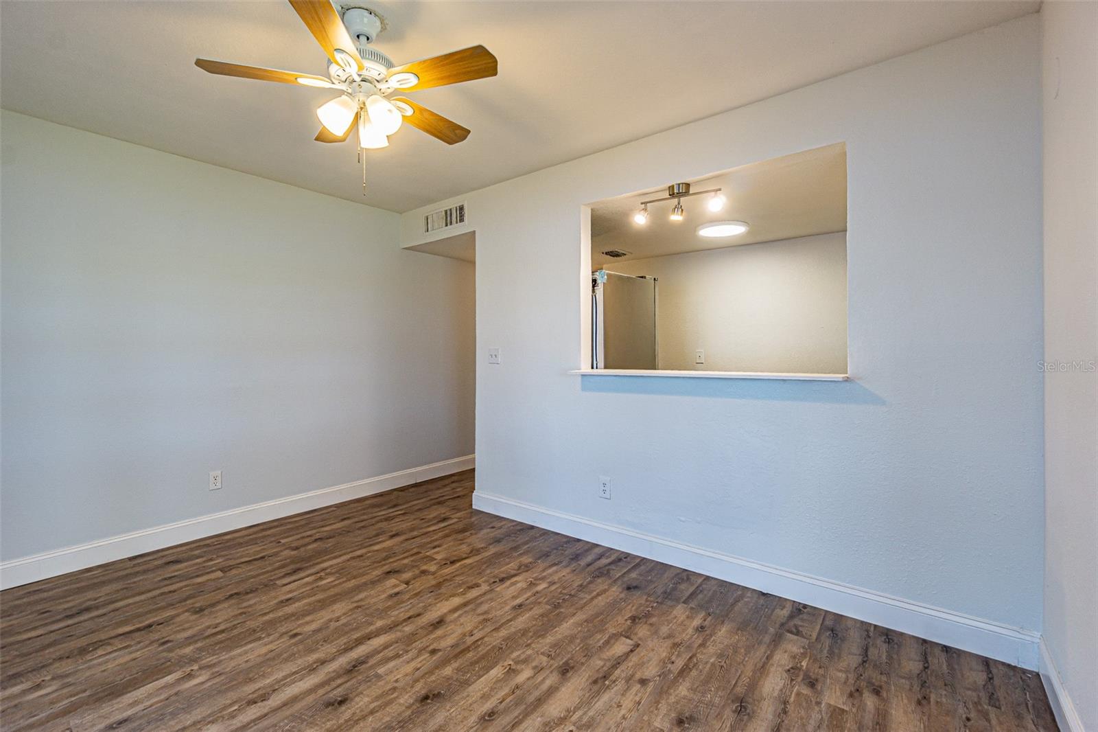 7150 E BANK DR #101, TAMPA, FL, 33617