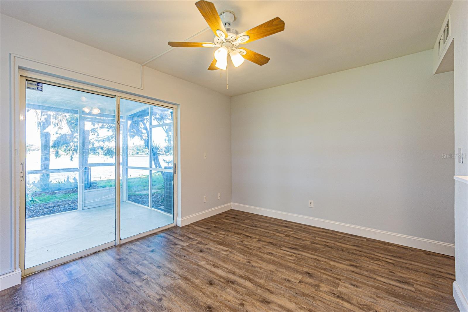 7150 E BANK DR #101, TAMPA, FL, 33617