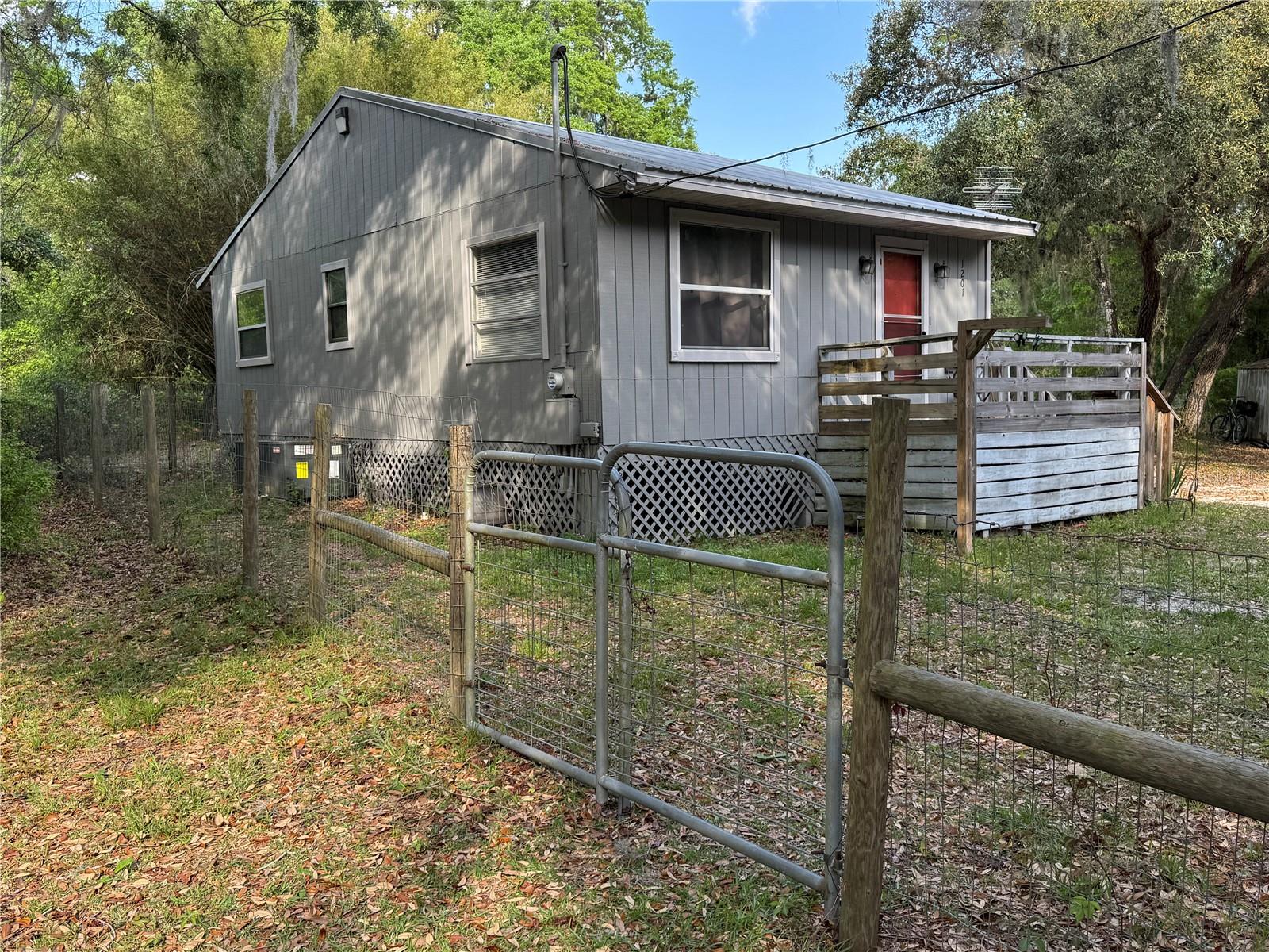 1201 CR 20A, HAWTHORNE, FL, 32640