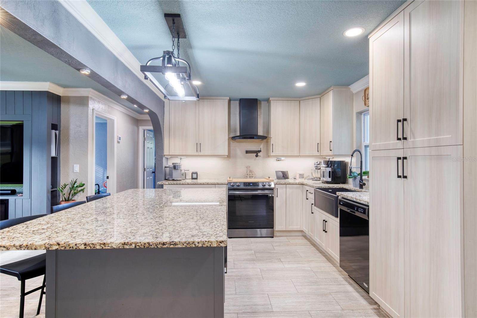 2535 POPE AVE, DAYTONA BEACH, FL, 32119