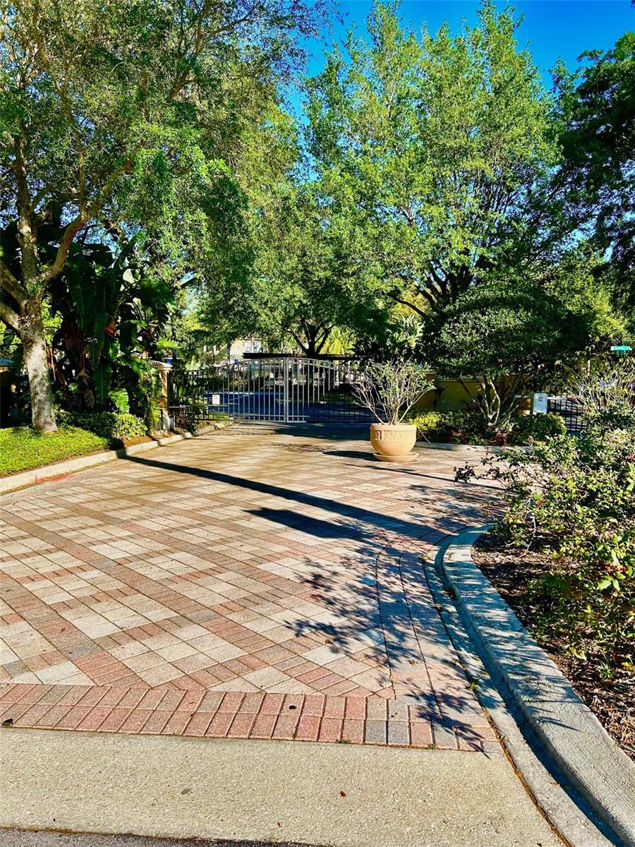 6912 HOCHAD DR, ORLANDO, FL, 32819