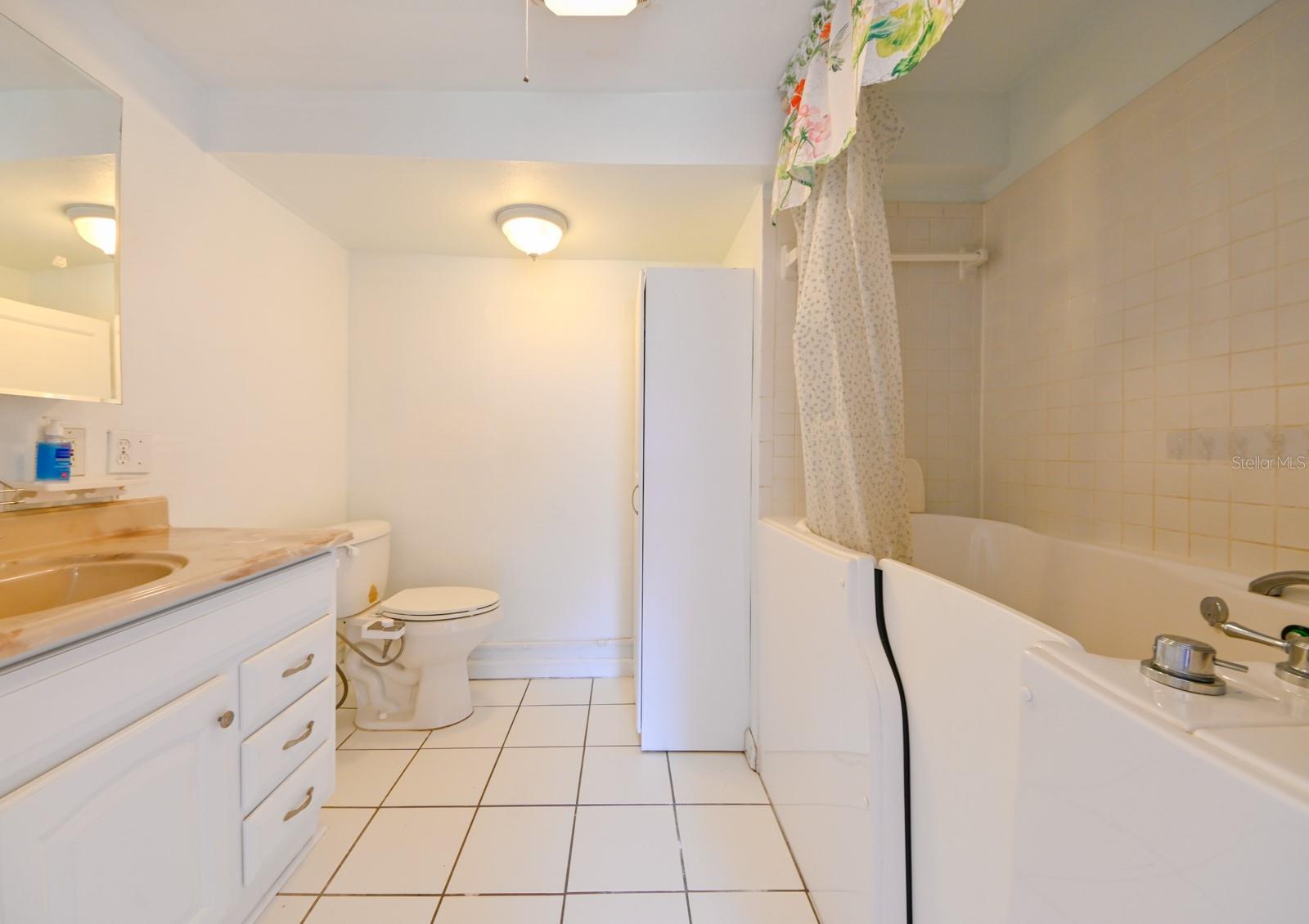 3302 W VAN BUREN DR, TAMPA, FL, 33611